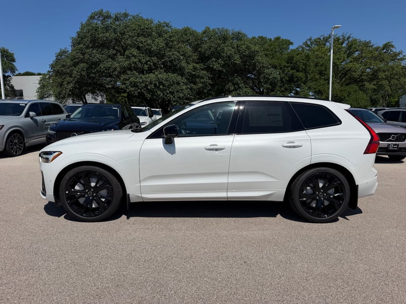 2026 Volvo XC60 - Image 2