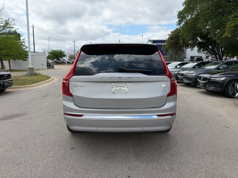 2024 Volvo XC90 plug-in hybrid - Image 4