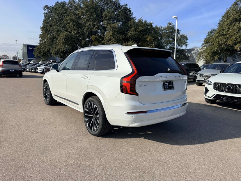 2026 Volvo XC90 plug-in hybrid - Image 4