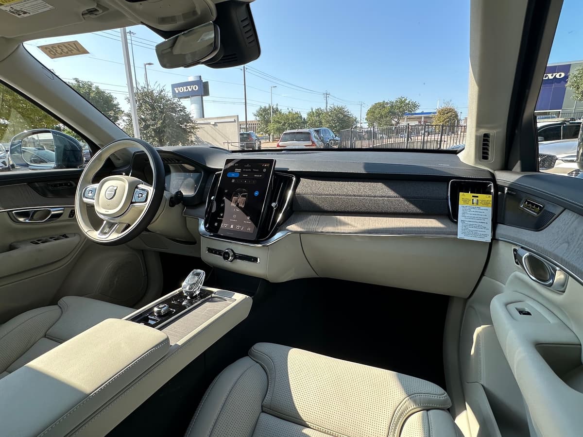 2026 Volvo XC90 - Image 11