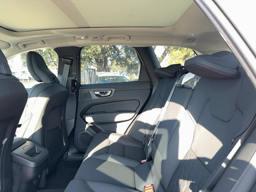 2026 Volvo XC60 - Image 15