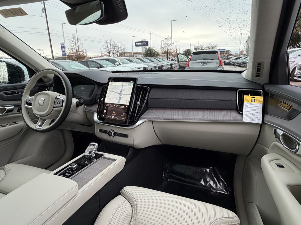 2026 Volvo XC90 - Image 11