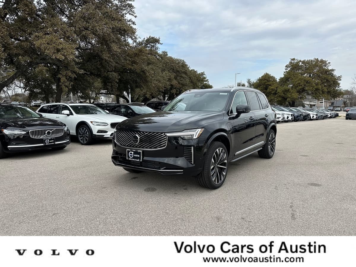 2025 Volvo XC90 plug-in hybrid - Image 1