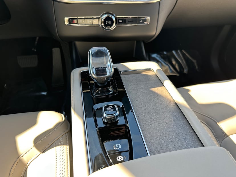 2026 Volvo XC90 - Image 13