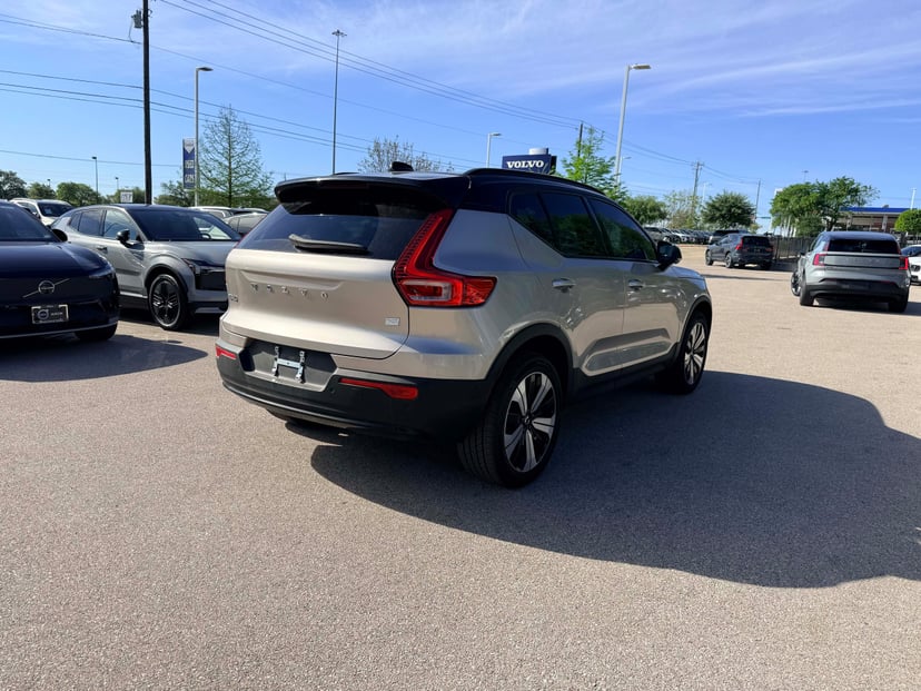 2023 Volvo XC40 Recharge Pure Electric - Image 5