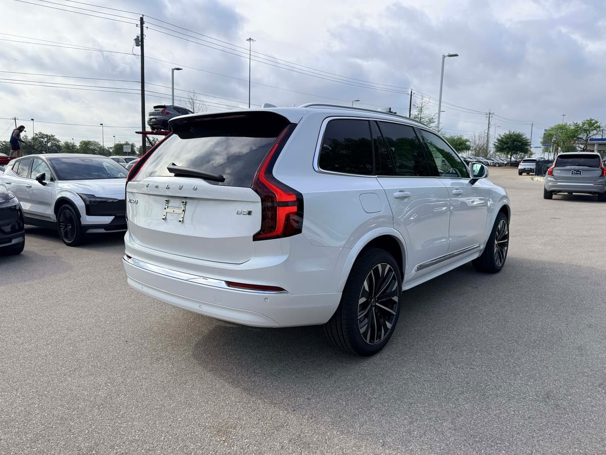 2026 Volvo XC90 - Image 6