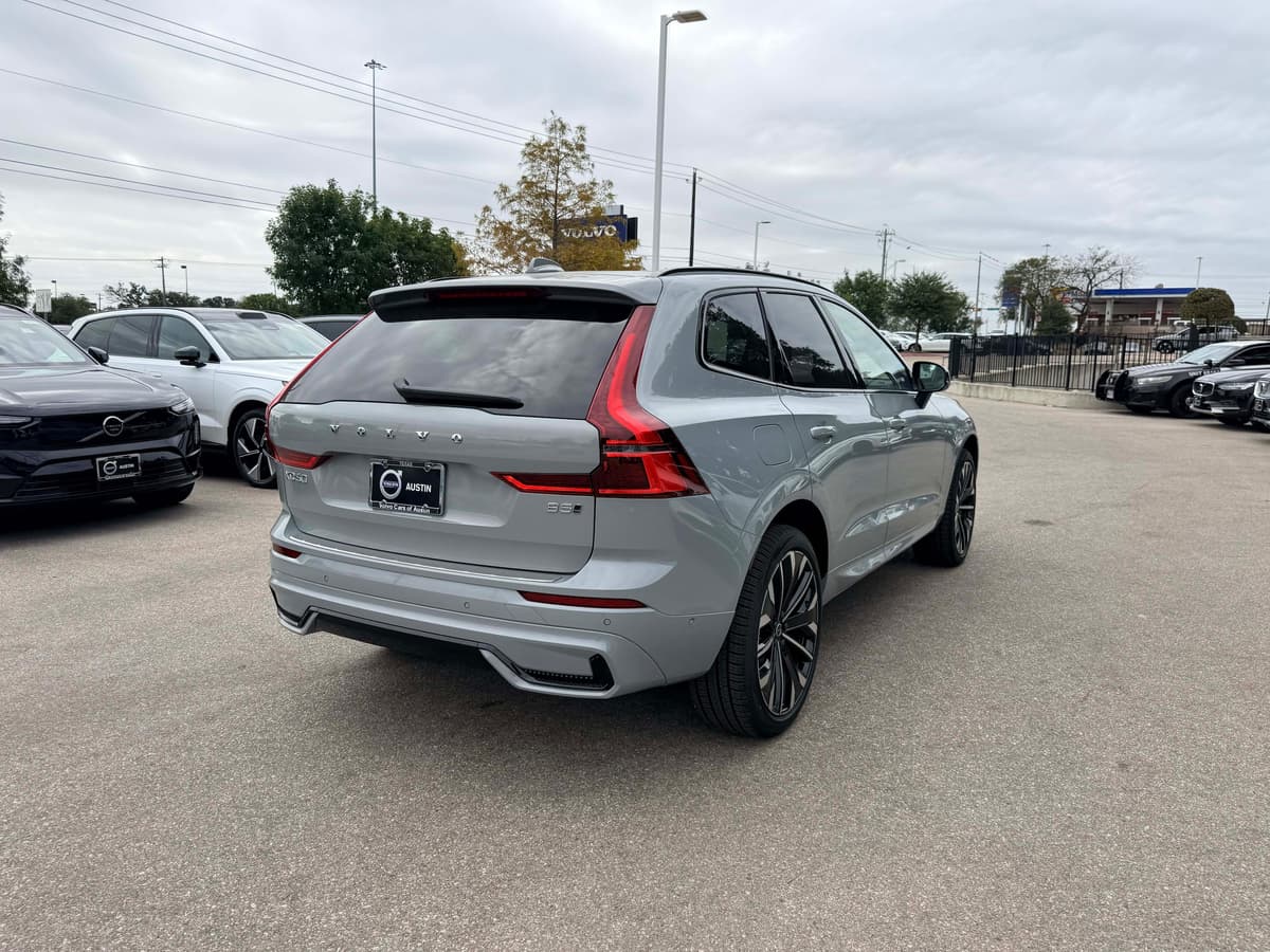 2026 Volvo XC60 - Image 6