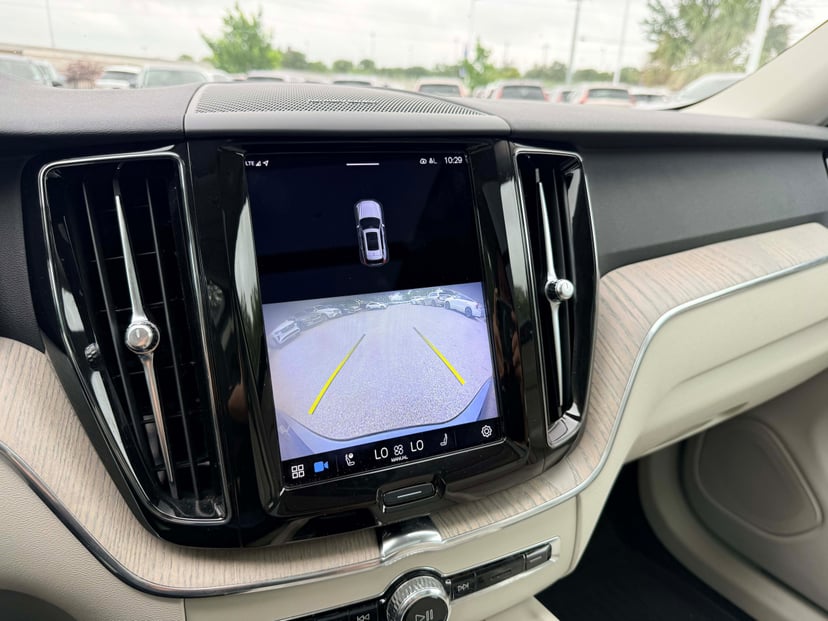2023 Volvo XC60 - Image 19