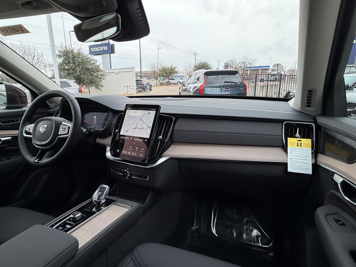 2026 Volvo XC90 - Image 11