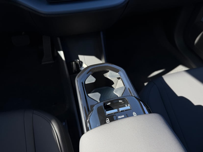2026 Volvo EX30 - Image 13