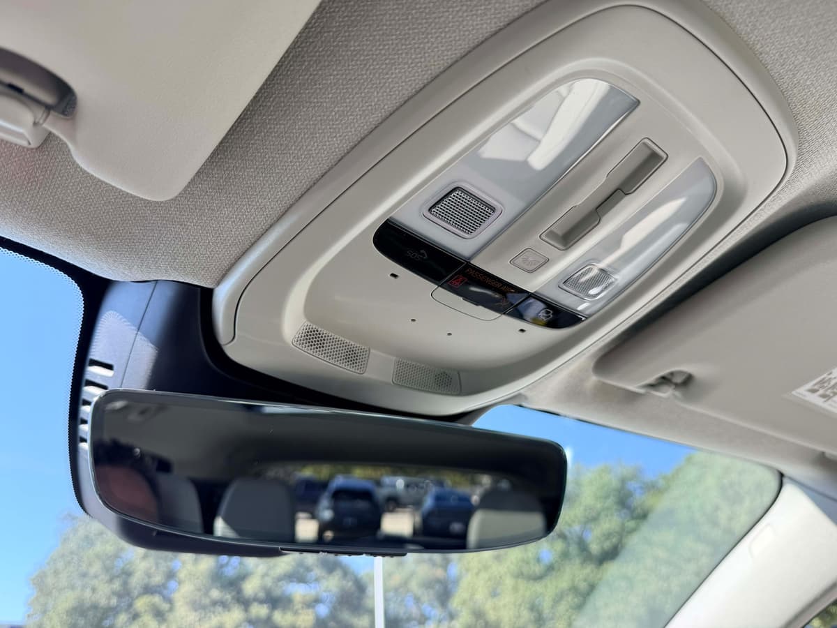 2026 Volvo XC40 - Image 23