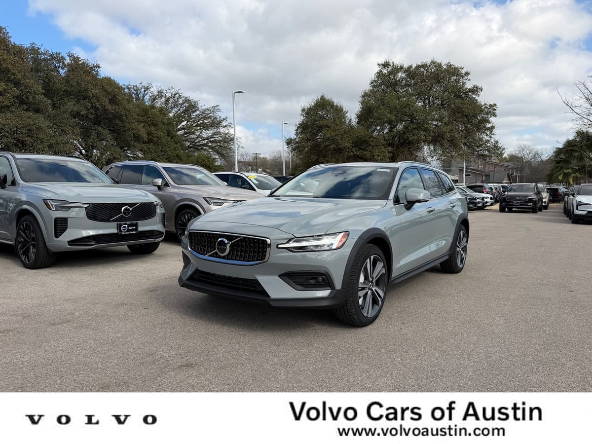 2026 Volvo V60 Cross Country - Image 1