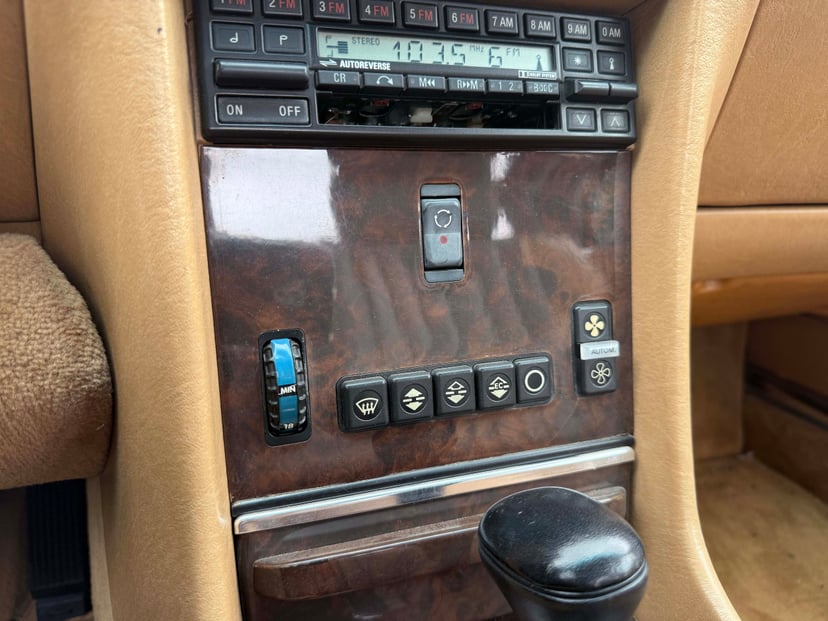 1988 Mercedes-Benz 560 - Image 19