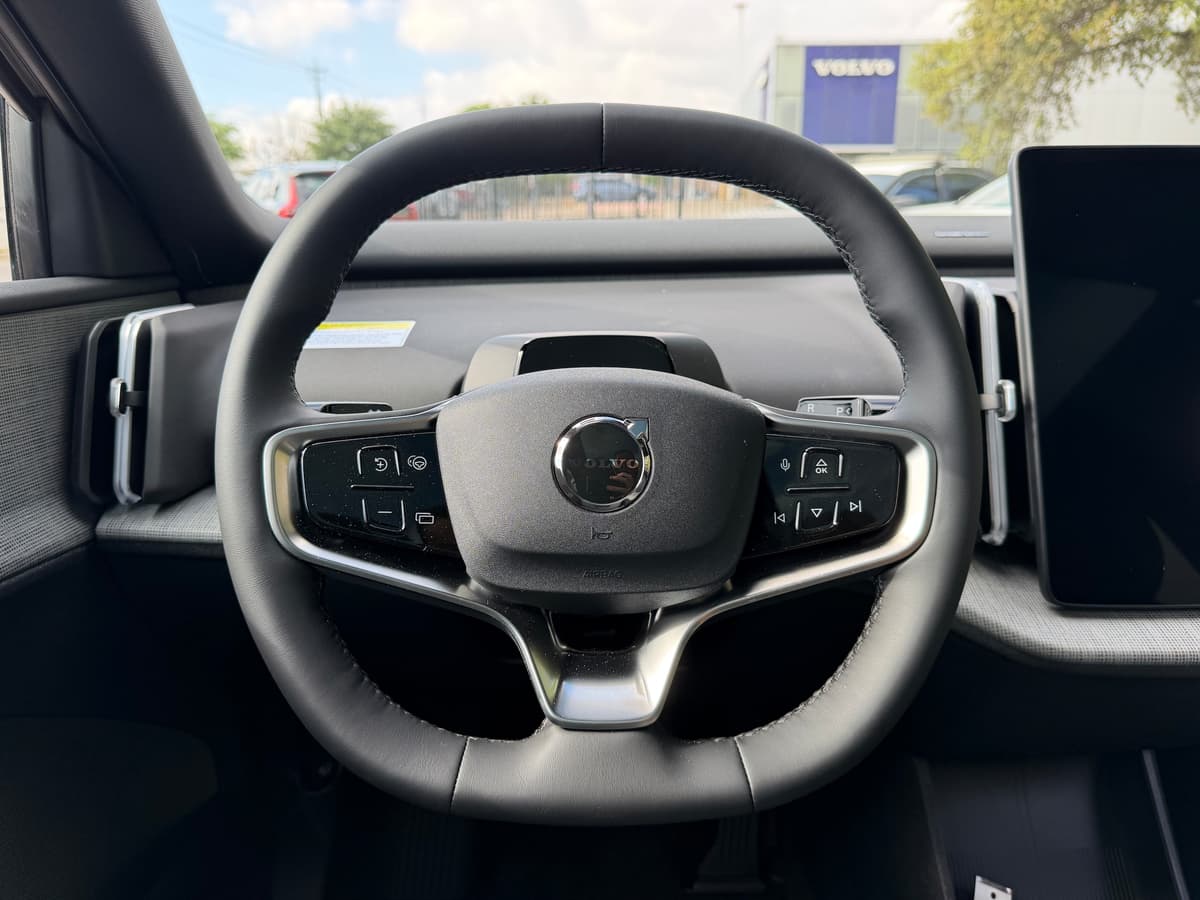 2026 Volvo EX30 - Image 14