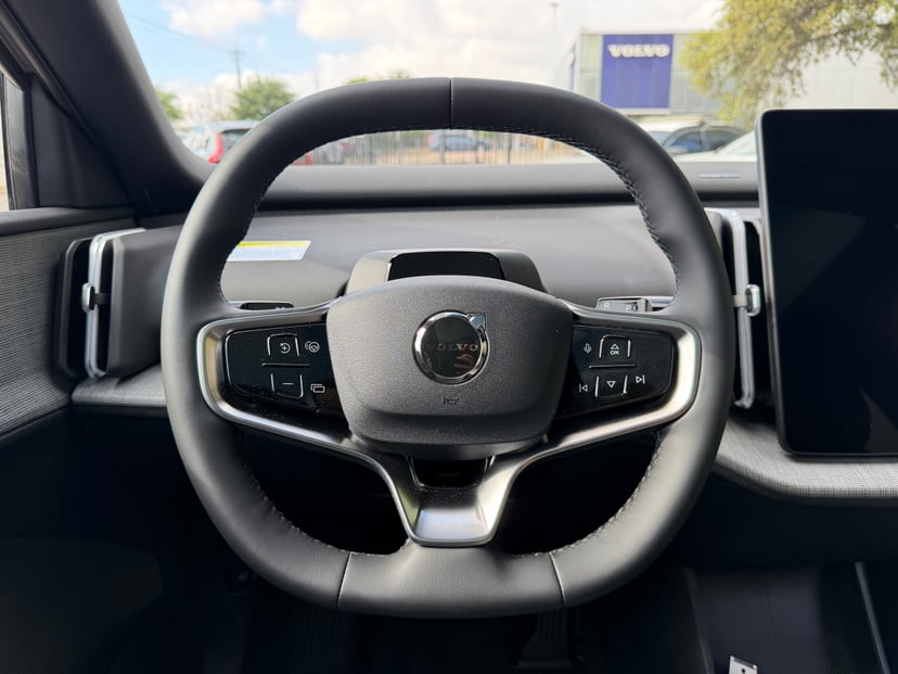 2026 Volvo EX30 - Image 14