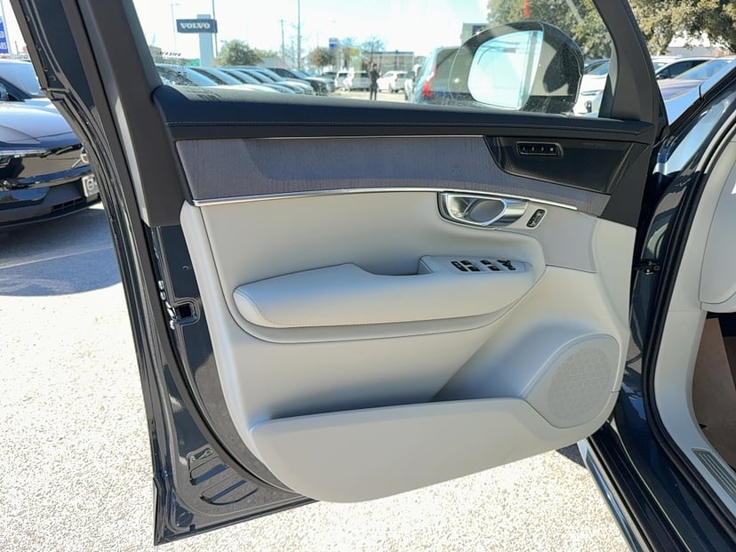 2026 Volvo XC90 - Image 9
