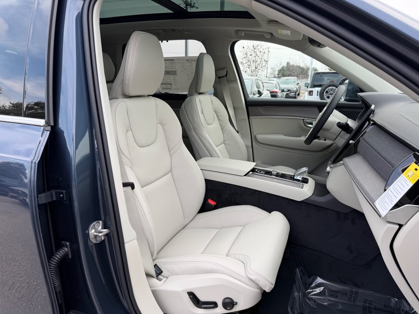 2026 Volvo XC90 - Image 7