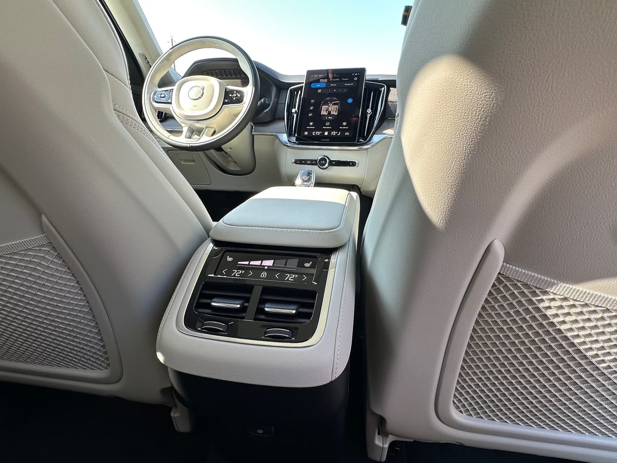 2026 Volvo XC90 - Image 12