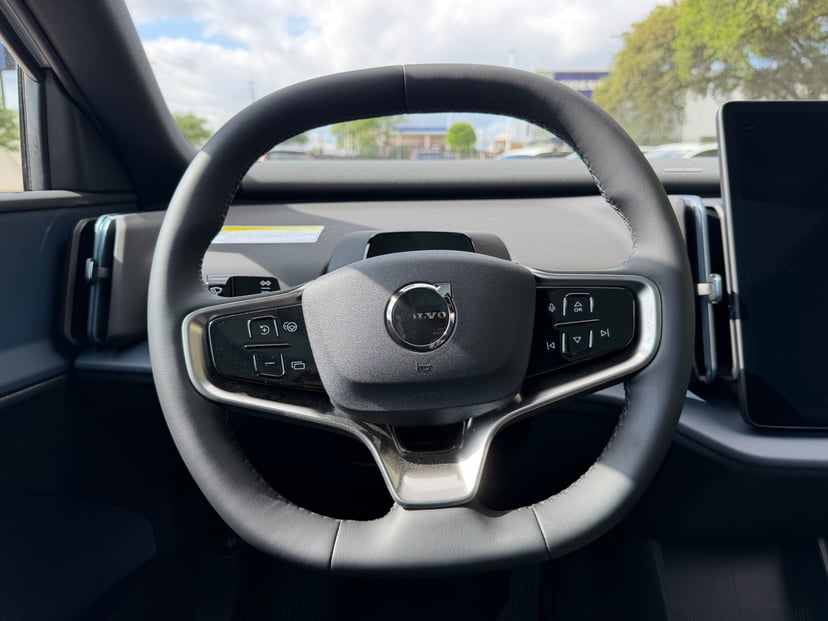 2026 Volvo EX30 - Image 13