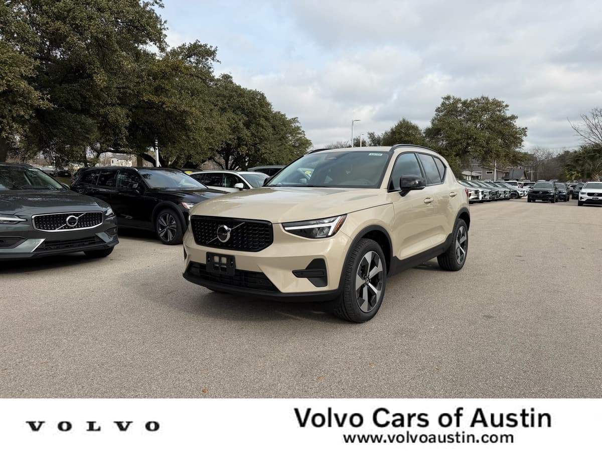 2026 Volvo XC40 - Image 1