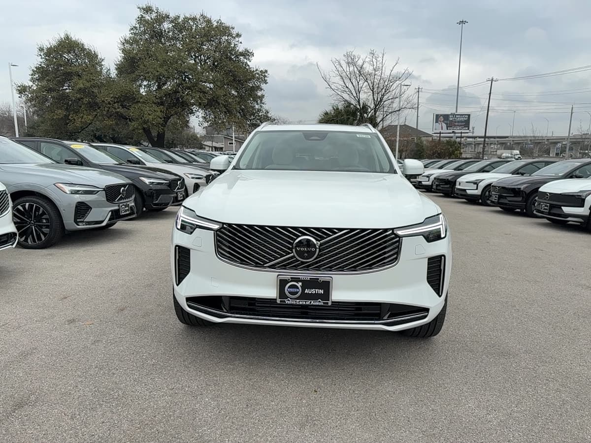 2026 Volvo XC90 plug-in hybrid - Image 8