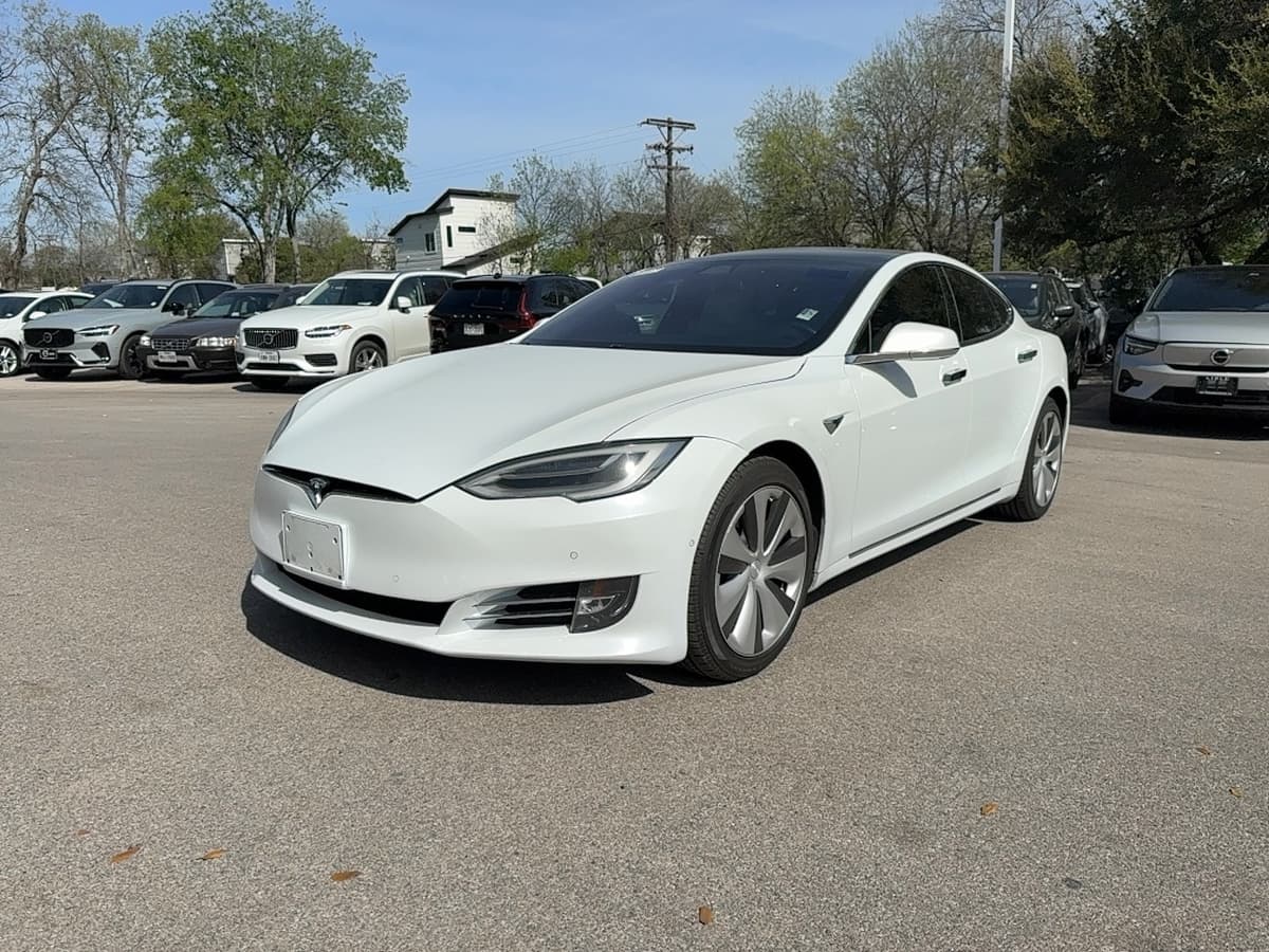 2020 Tesla Model S - Image 2