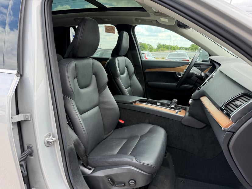 2024 Volvo XC90 plug-in hybrid - Image 9