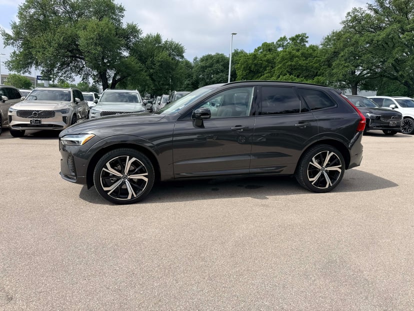 2024 Volvo XC60 - Image 3