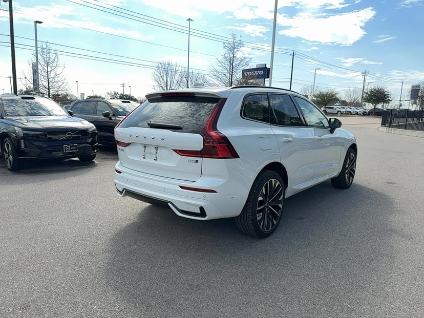 2026 Volvo XC60 - Image 6