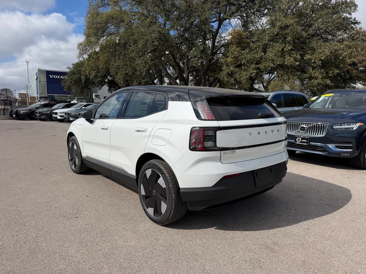 2026 Volvo EX30 - Image 4