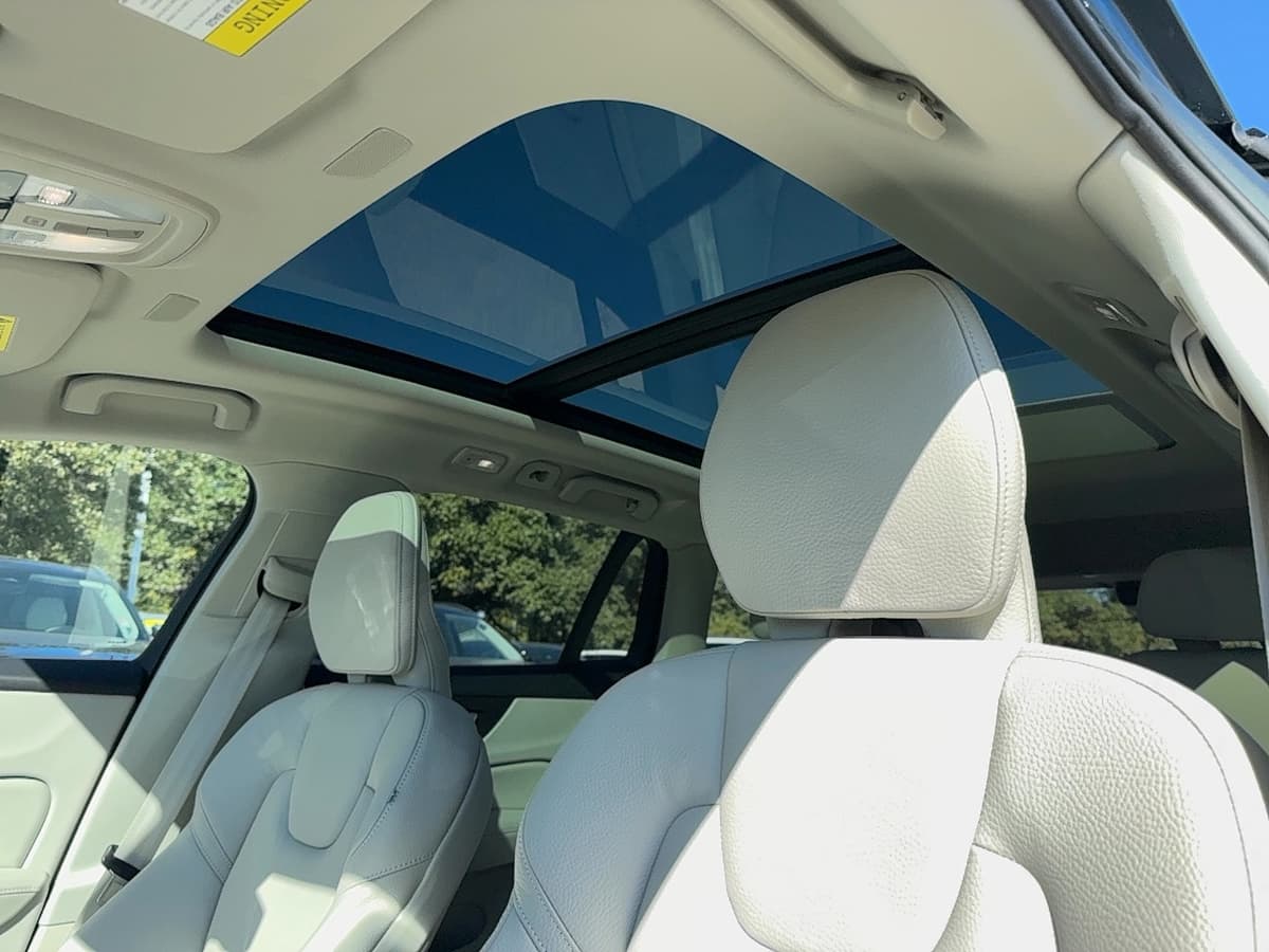 2026 Volvo V60 Cross Country - Image 13