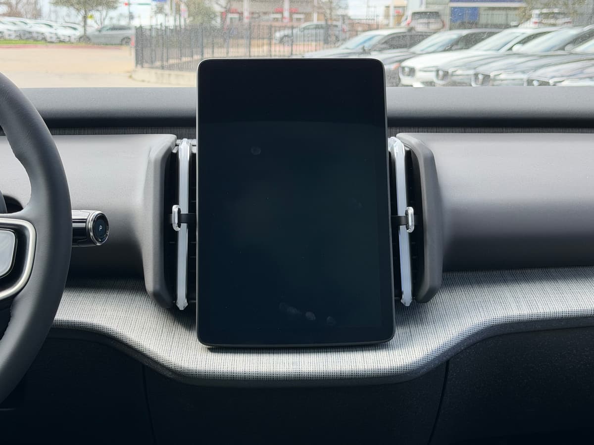 2026 Volvo EX30 - Image 12