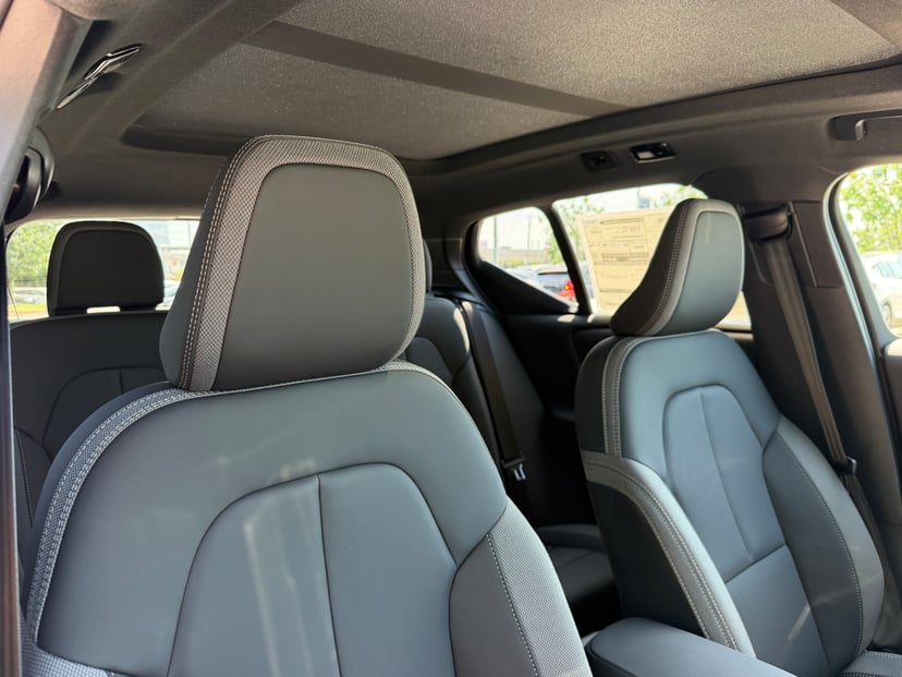 2026 Volvo EX40 - Image 9
