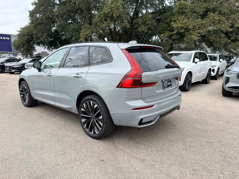 2026 Volvo XC60 - Image 3