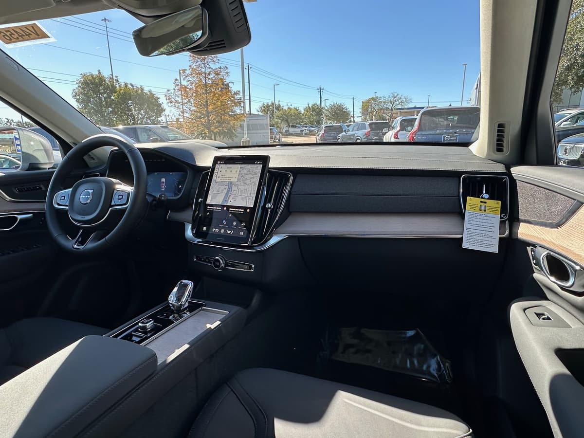 2026 Volvo XC90 - Image 11