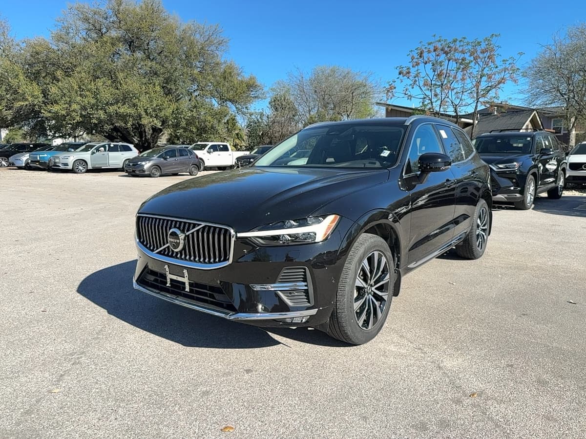 2023 Volvo XC60 - Image 2