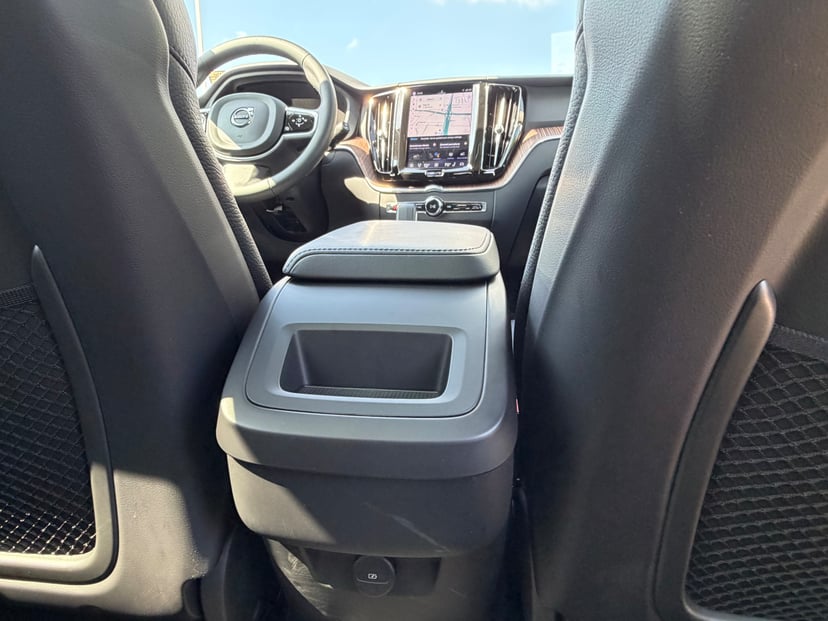 2023 Volvo XC60 - Image 13