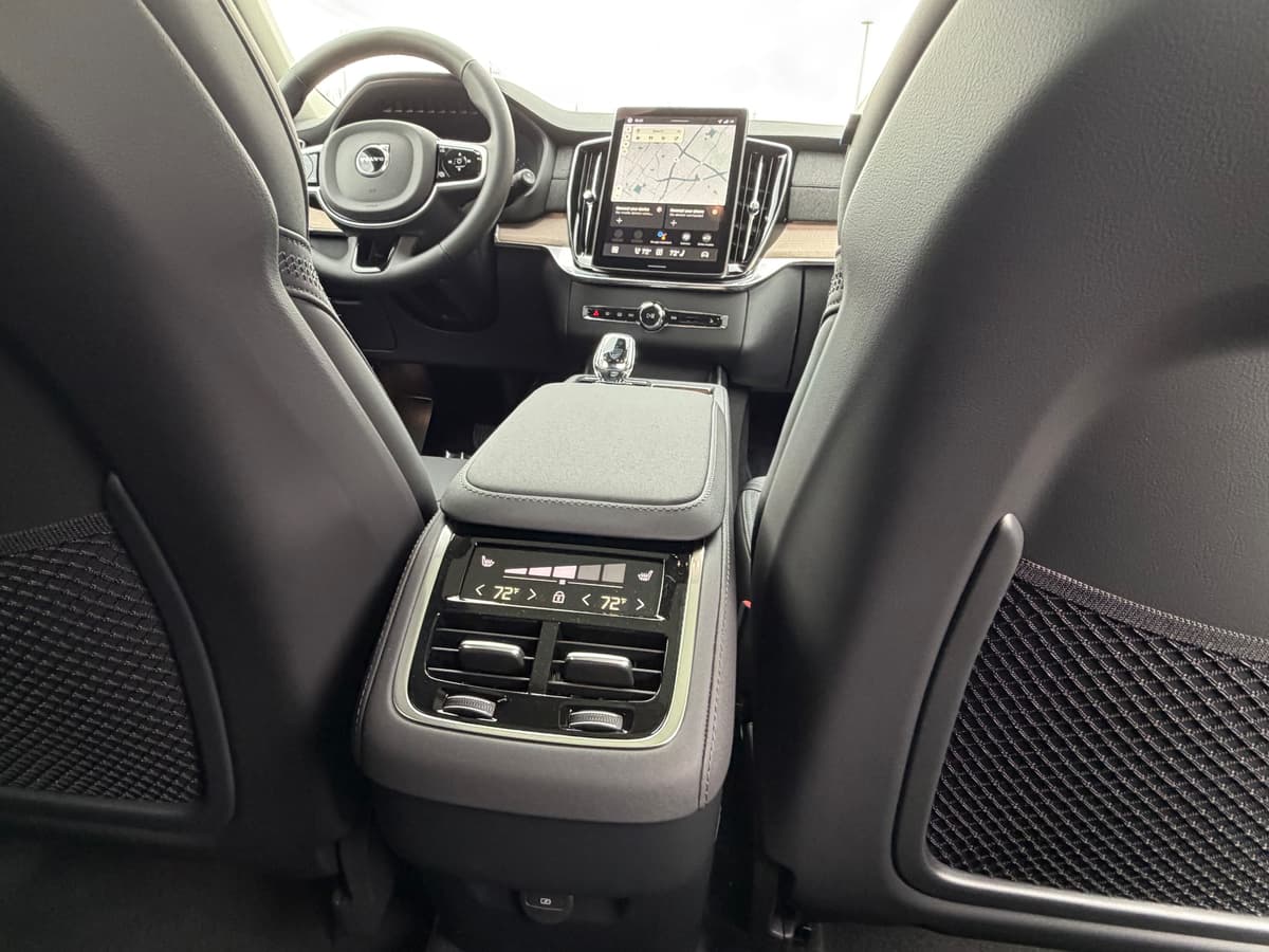 2026 Volvo XC90 - Image 12
