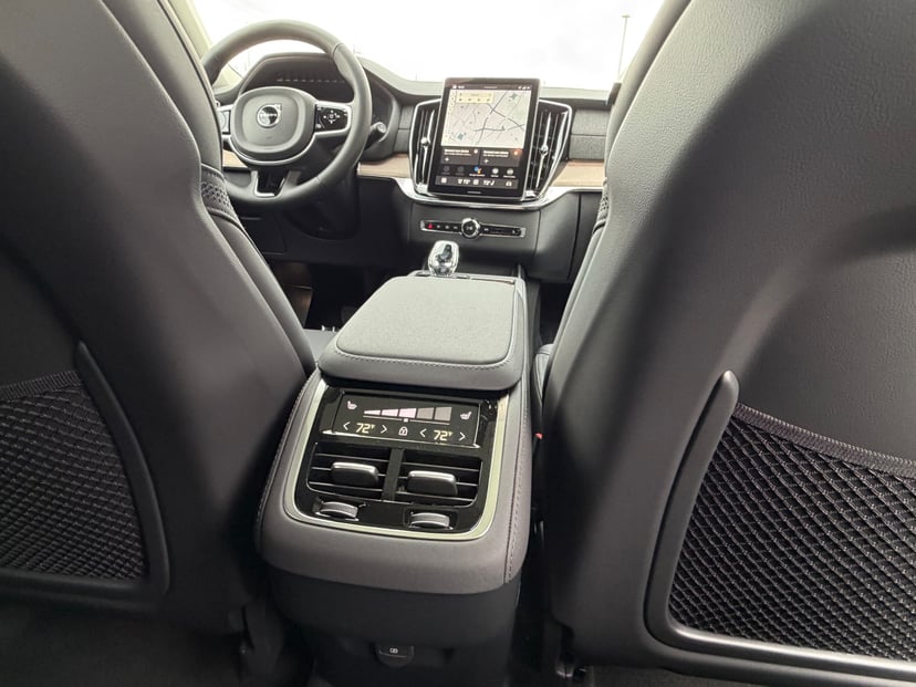 2026 Volvo XC90 - Image 11