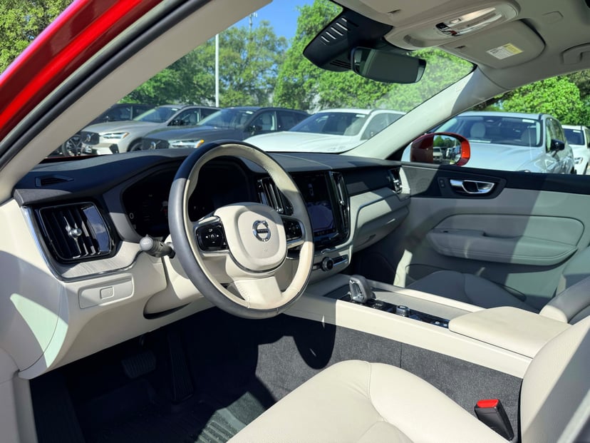 2023 Volvo XC60 - Image 7