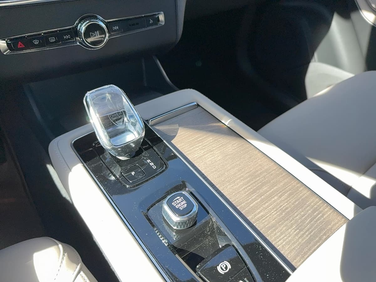 2026 Volvo XC90 - Image 23