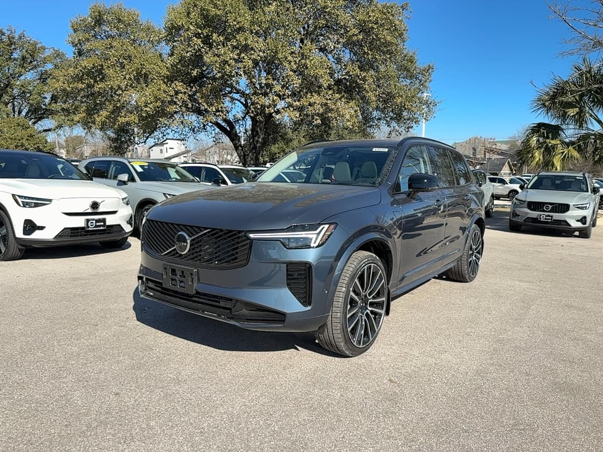 2026 Volvo XC90 - Image 2