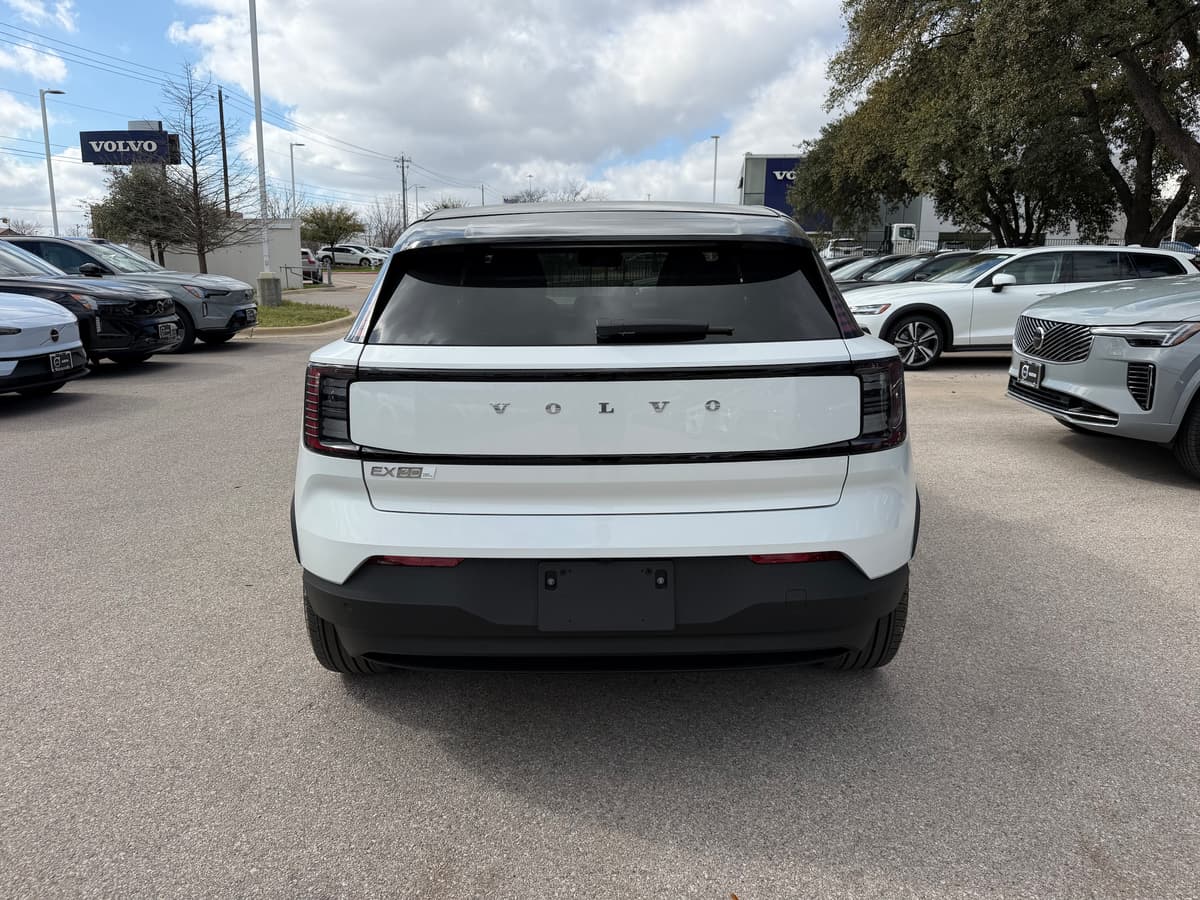 2026 Volvo EX30 - Image 5