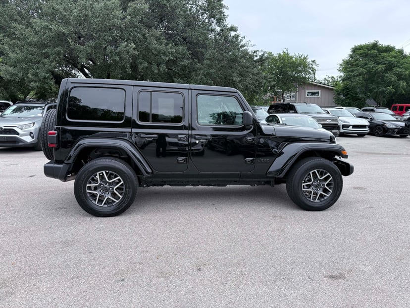 2025 Jeep Wrangler - Image 7