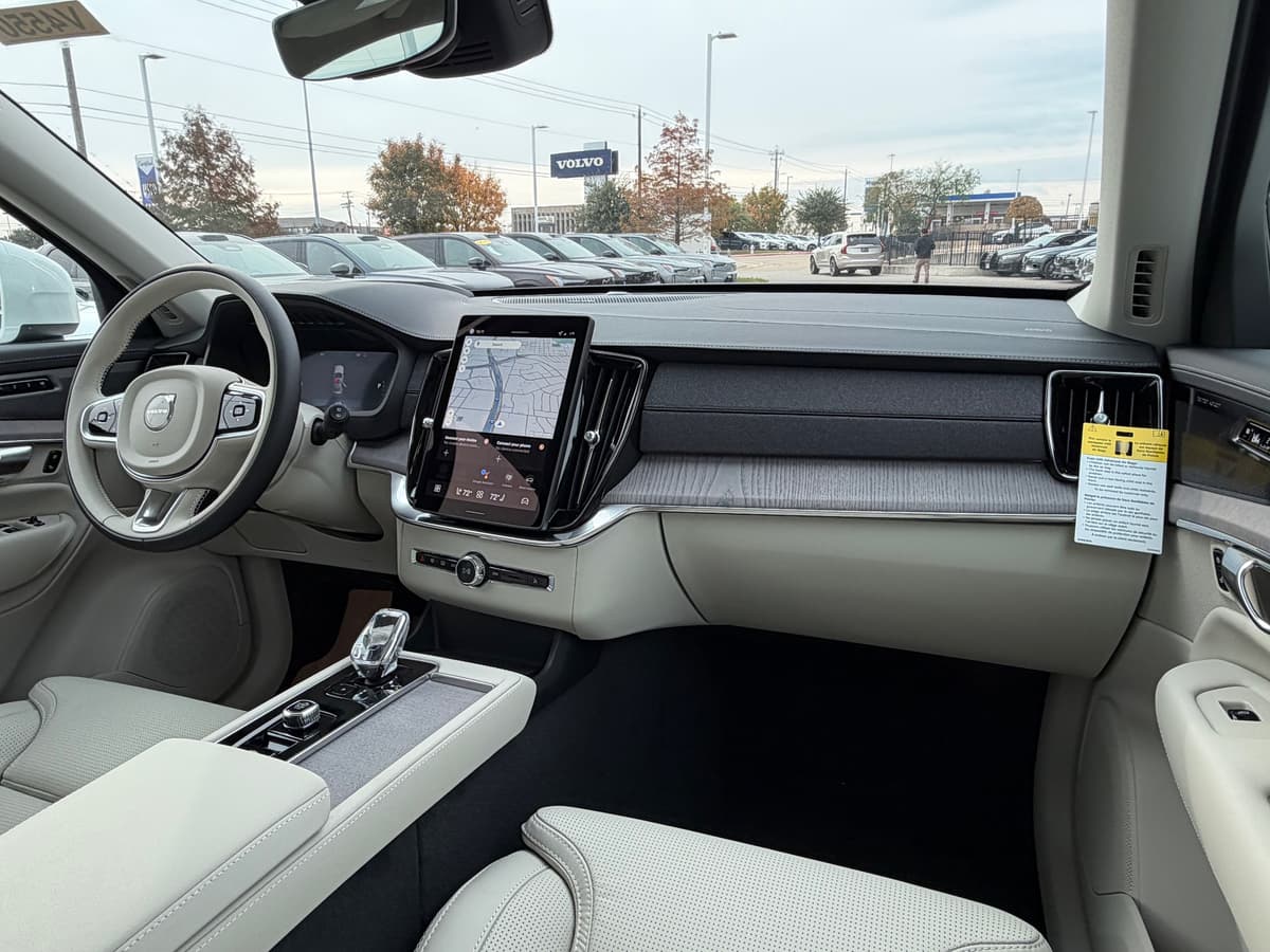 2026 Volvo XC90 - Image 11