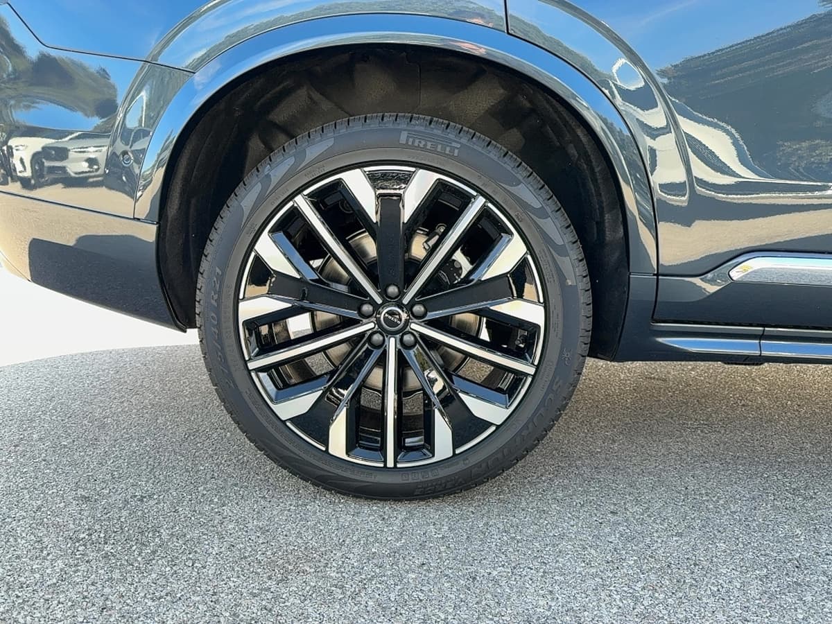 2026 Volvo XC90 - Image 10
