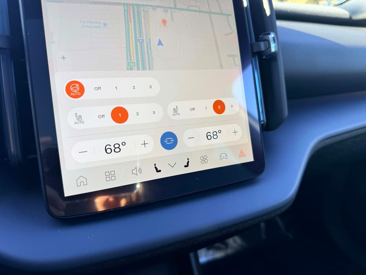 2026 Volvo EX30 Cross Country - Image 22