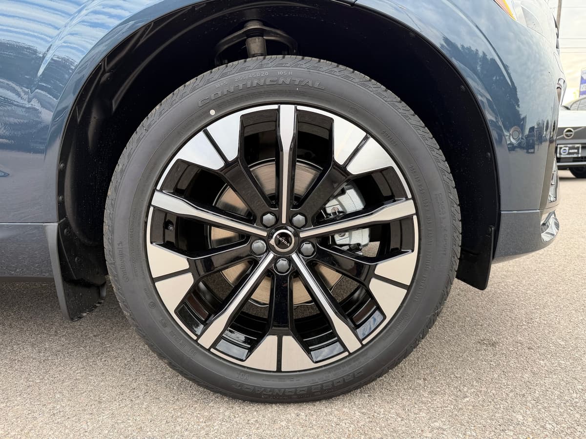 2026 Volvo XC60 - Image 7