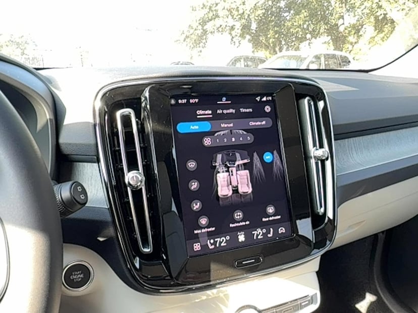 2026 Volvo XC40 - Image 18