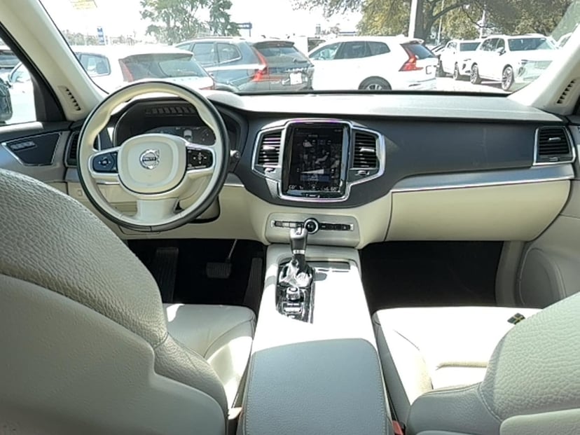 2021 Volvo XC90 - Image 15